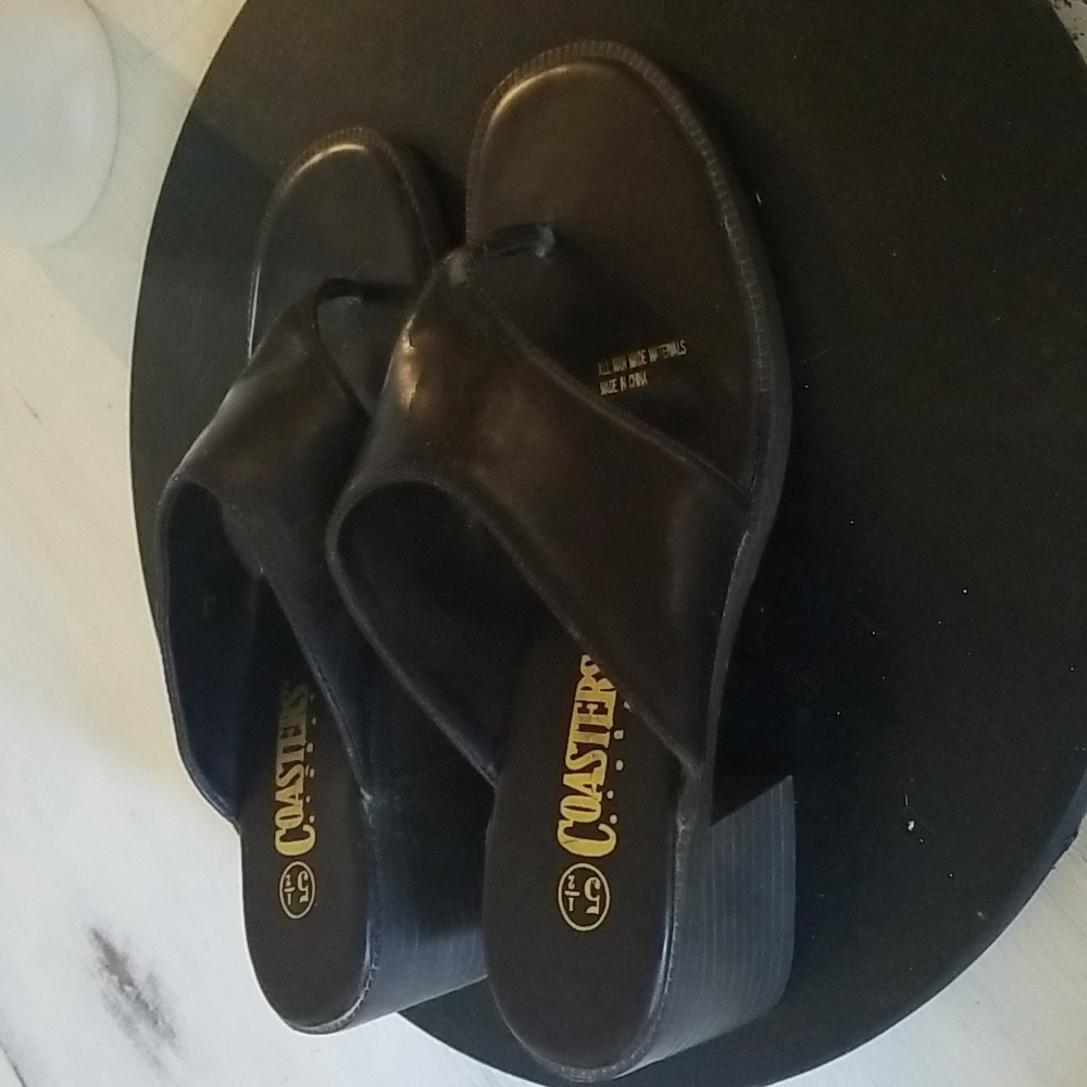 Coasters Sandals sz 5 1/2